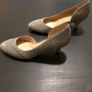Naturalizer Silver/Metallic Kitten Heels (GUC)